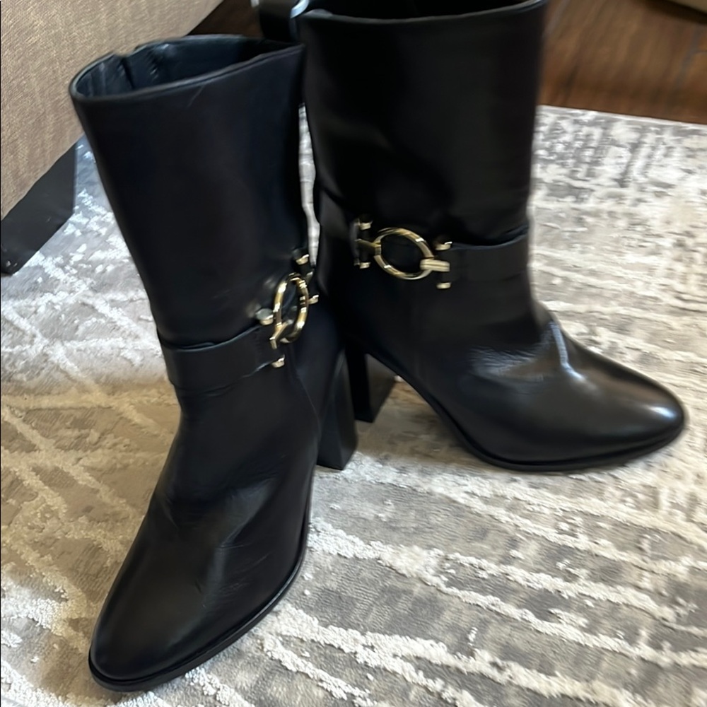 Elegant Black Leather Boots Made in Italy